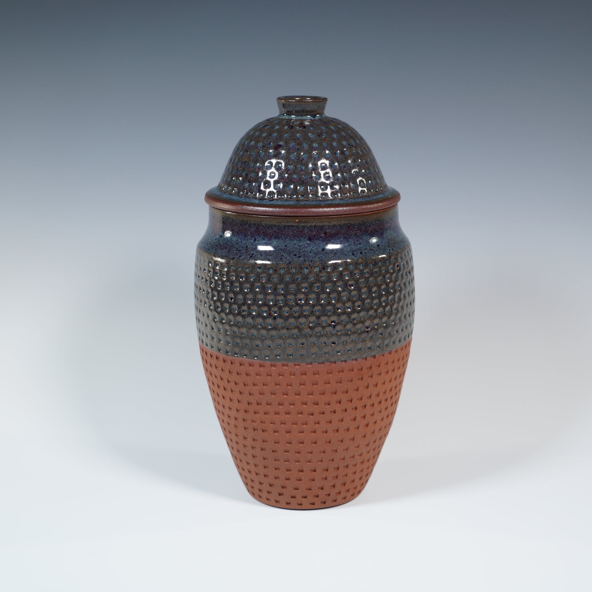 TEXTURED URN #1