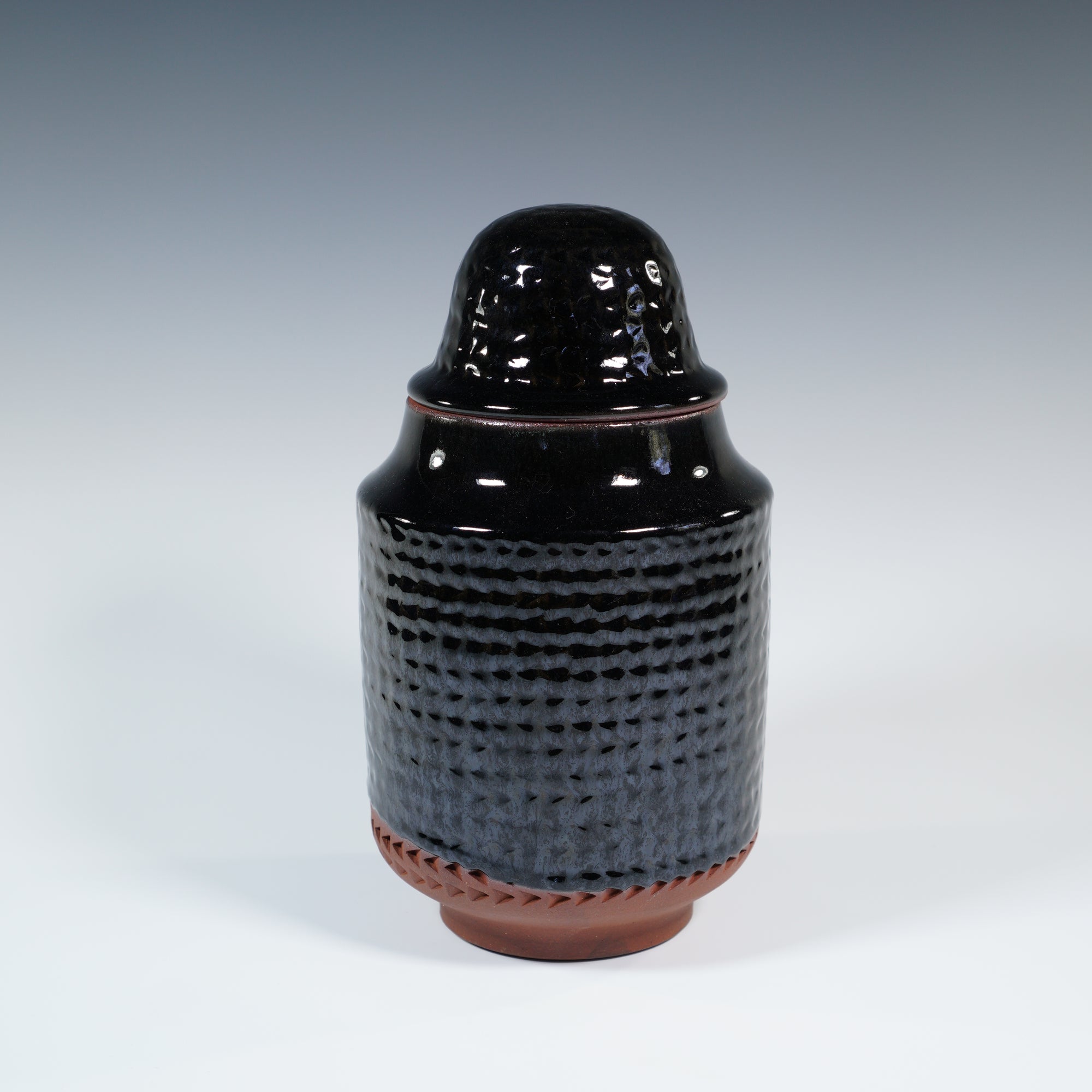 TEXTURED URN #10