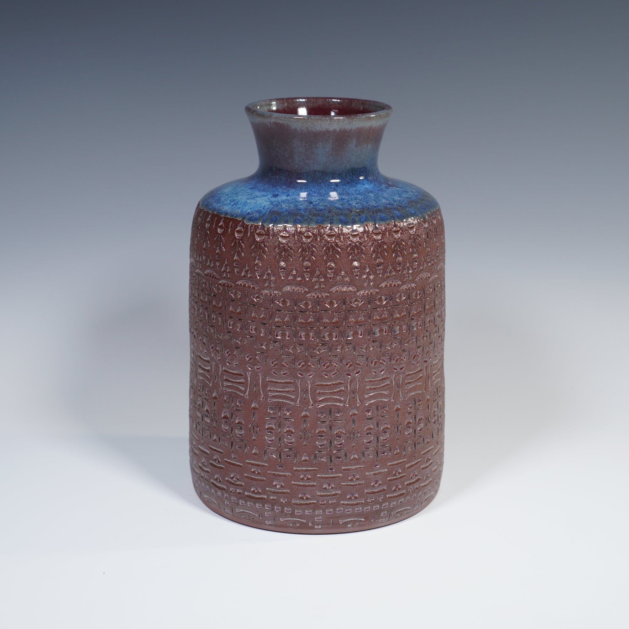 TEXTURED VASE #92