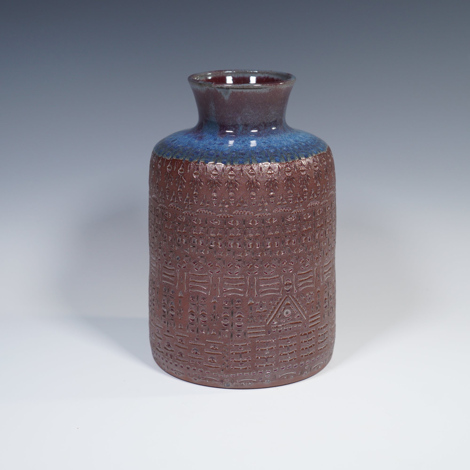 TEXTURED VASE #92